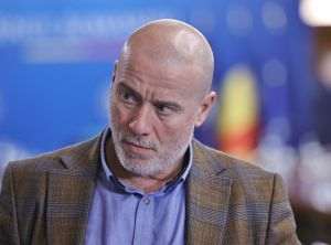 Andras Istvan Demeter a descris această reuşită drept un pas important pentru consolidarea finanţării culturii din România. „Este o victorie de etapă a unei echipe de profesionişti care a demonstrat că expertiza culturală merită o susţinere financiară pe măsură. Trecem de la 34 la peste 47 de milioane de euro, un succes care ne onorează şi ne responsabilizează”, a declarat ministrul. (Sursa foto: facebook / Demeter Andras Istvan)